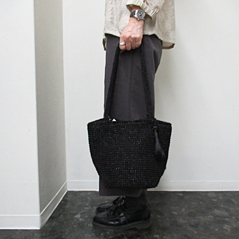 MID GIRL APPLY メタリックヤーンタッセル付きショルダートート /BK#10